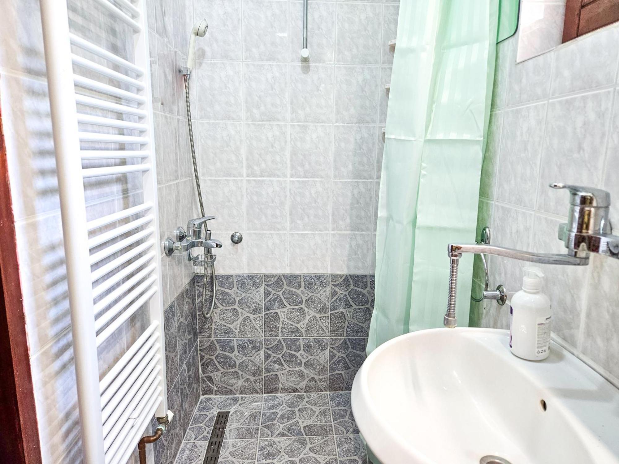 Pine Hideaway - Free Private Parking Sarajevo