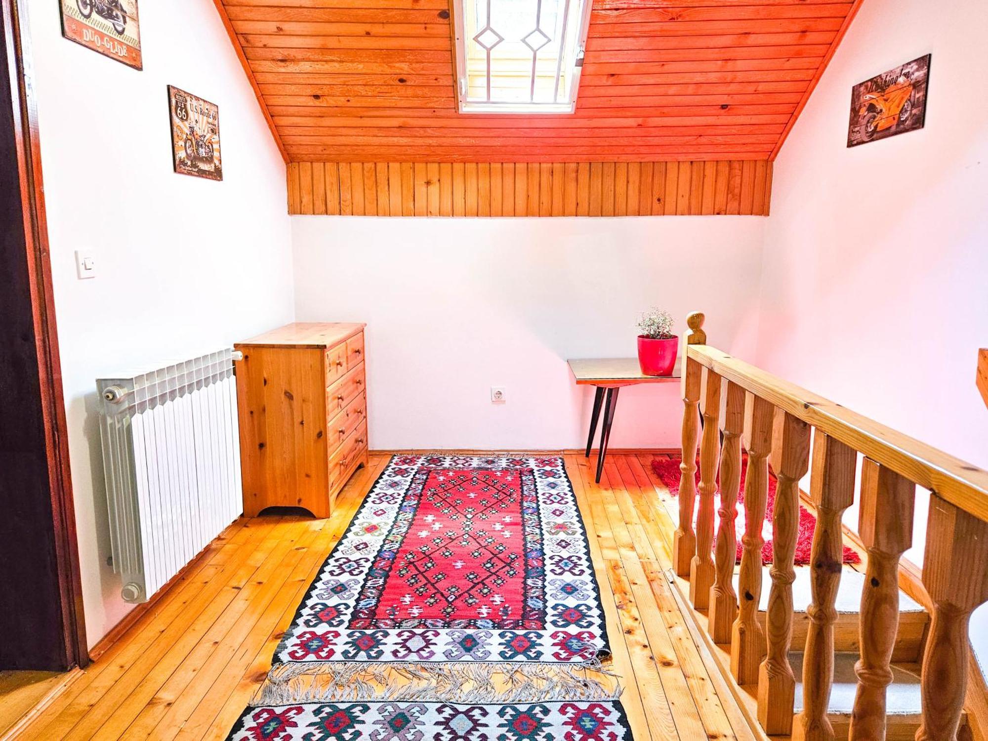 Pine Hideaway - Free Private Parking * Sarajevo